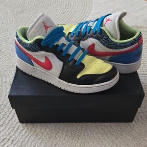 Nike JORDANS Low. Youth Size 6